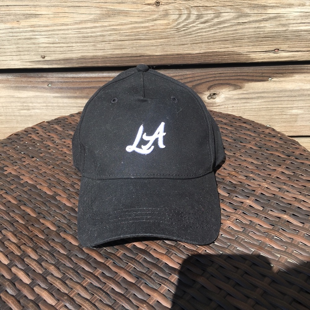 Fitted LA cap